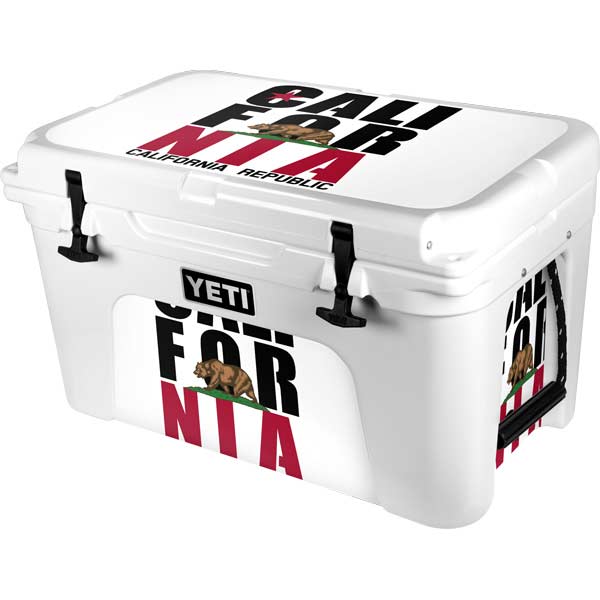 El Salvador Flag YETI Tundra 45 Hard Cooler Skin